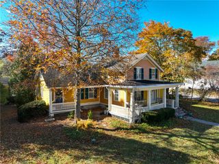 11 High Street, Hopkinton, RI 02804