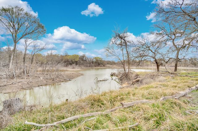 160 Private Road 481, Hillsboro, TX 76645