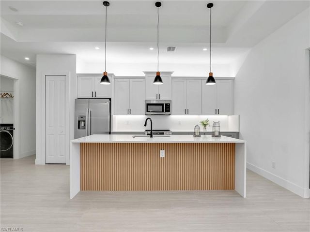 2227 NW 20th TER, Cape Coral, FL 33993