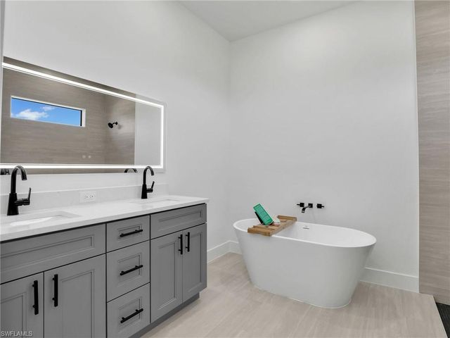 2227 NW 20th TER, Cape Coral, FL 33993