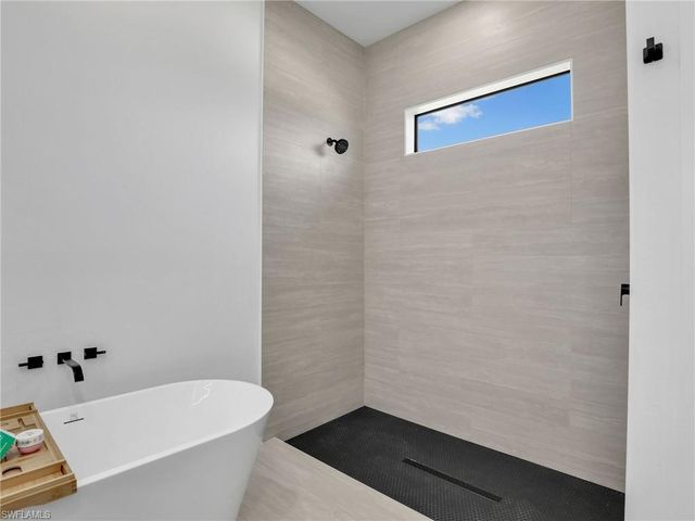 2227 NW 20th TER, Cape Coral, FL 33993