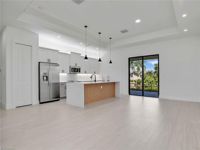 2227 NW 20th TER, Cape Coral, FL 33993