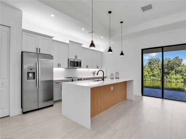 2227 NW 20th TER, Cape Coral, FL 33993