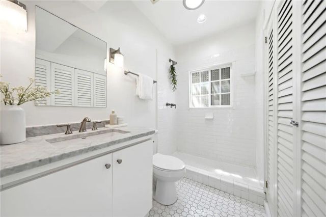 9624 Highland Gorge Drive, Beverly Hills, CA 90210