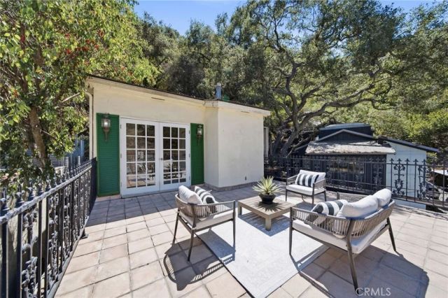9624 Highland Gorge Drive, Beverly Hills, CA 90210