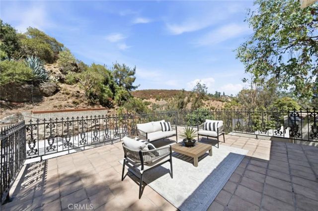 9624 Highland Gorge Drive, Beverly Hills, CA 90210