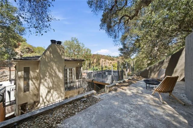 9624 Highland Gorge Drive, Beverly Hills, CA 90210