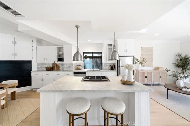 9624 Highland Gorge Drive, Beverly Hills, CA 90210