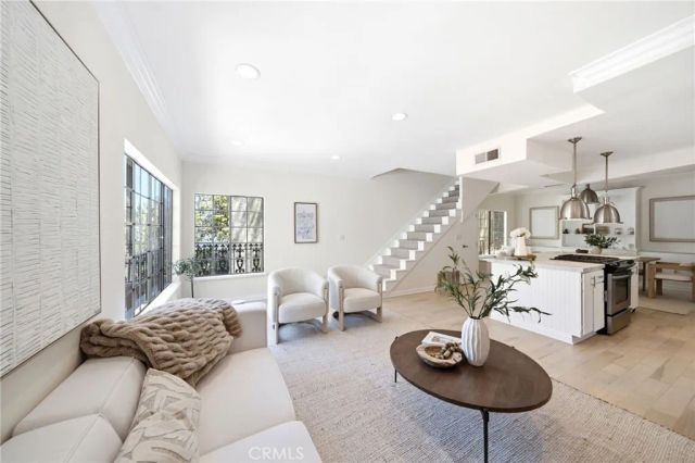 9624 Highland Gorge Drive, Beverly Hills, CA 90210