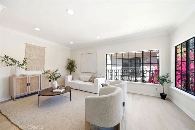 9624 Highland Gorge Drive, Beverly Hills, CA 90210