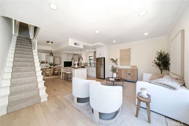 9624 Highland Gorge Drive, Beverly Hills, CA 90210