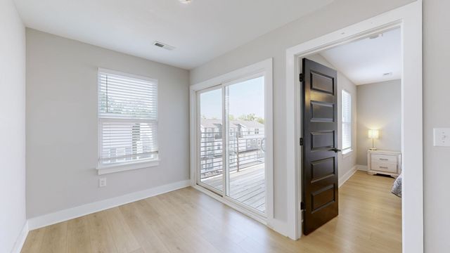 110 Duke St Apt 21, Nashville, TN 37207