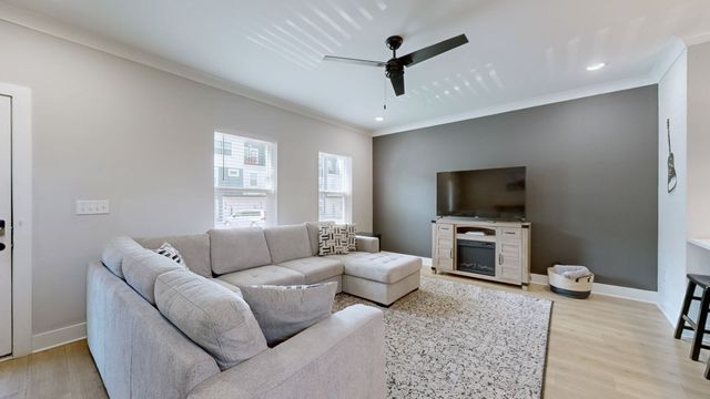 110 Duke St Apt 21, Nashville, TN 37207