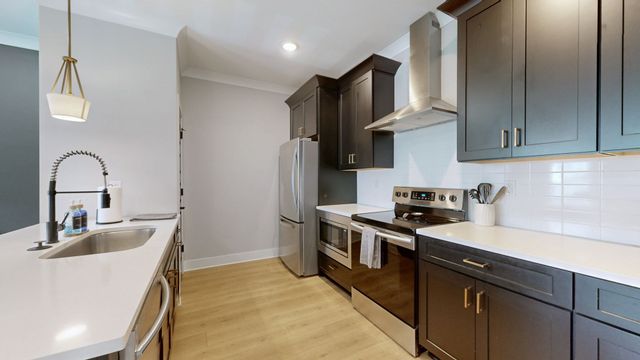 110 Duke St Apt 21, Nashville, TN 37207