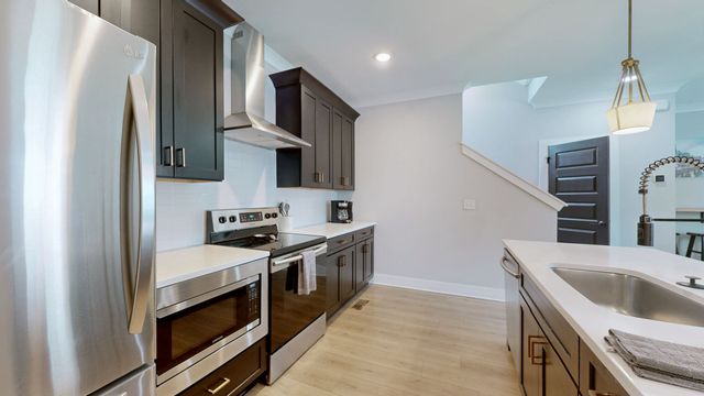 110 Duke St Apt 21, Nashville, TN 37207