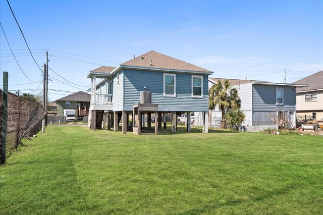 2224 71st Street, Galveston, TX 77551