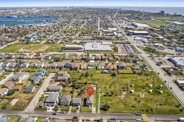 2224 71st Street, Galveston, TX 77551