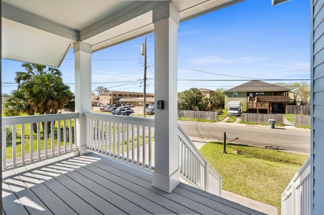 2224 71st Street, Galveston, TX 77551