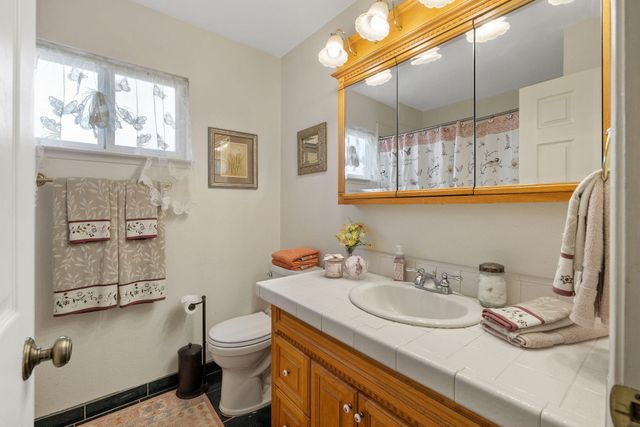 1127 S Noyes Street, Visalia, CA 93277