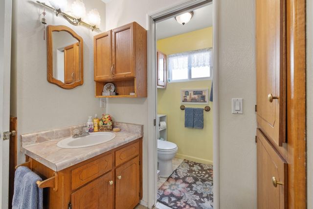 1127 S Noyes Street, Visalia, CA 93277