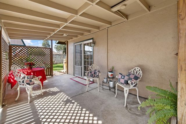 1127 S Noyes Street, Visalia, CA 93277