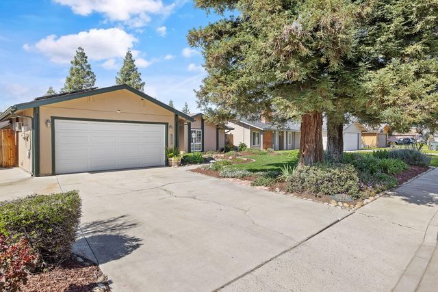 1127 S Noyes Street, Visalia, CA 93277