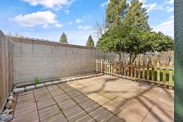 1127 S Noyes Street, Visalia, CA 93277