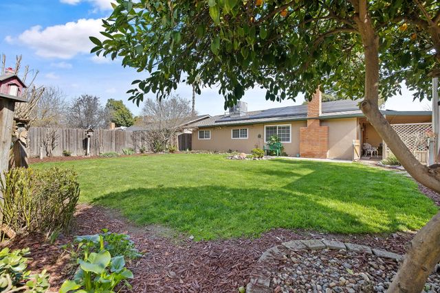 1127 S Noyes Street, Visalia, CA 93277