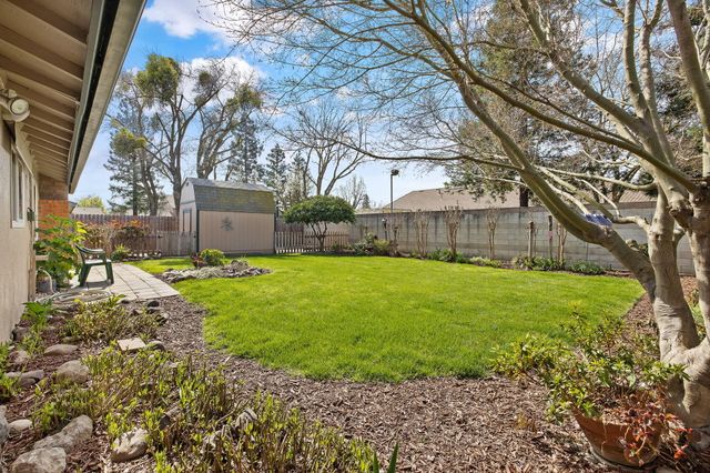 1127 S Noyes Street, Visalia, CA 93277