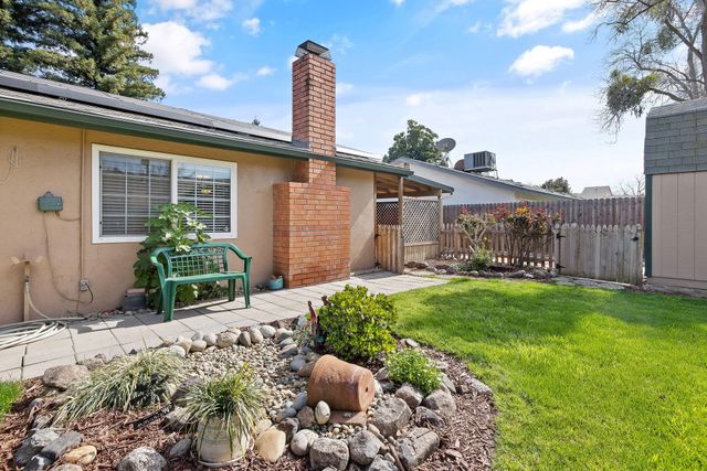 1127 S Noyes Street, Visalia, CA 93277