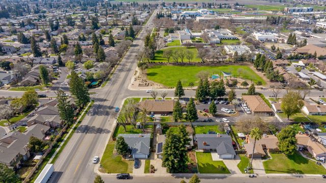 1127 S Noyes Street, Visalia, CA 93277