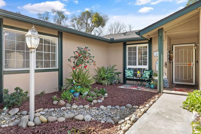 1127 S Noyes Street, Visalia, CA 93277