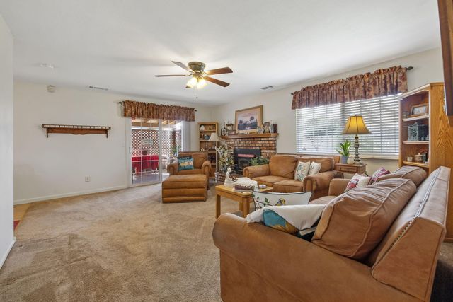 1127 S Noyes Street, Visalia, CA 93277