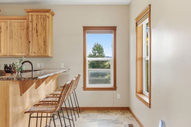 6321 E Peone Rd, Mead, WA 99021