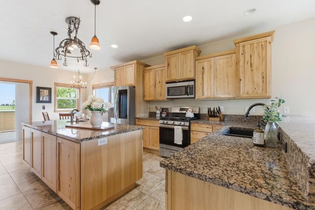 6321 E Peone Rd, Mead, WA 99021