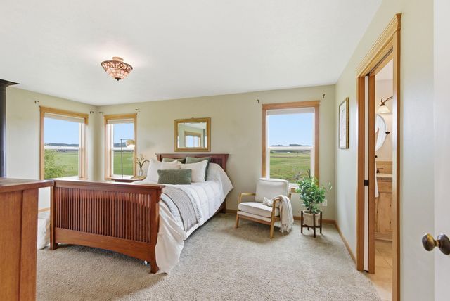 6321 E Peone Rd, Mead, WA 99021