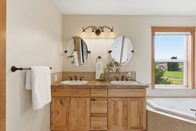 6321 E Peone Rd, Mead, WA 99021