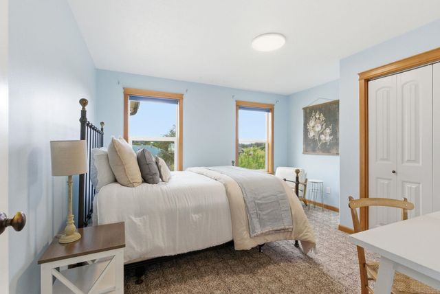 6321 E Peone Rd, Mead, WA 99021