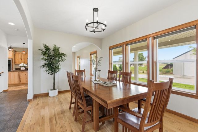 6321 E Peone Rd, Mead, WA 99021