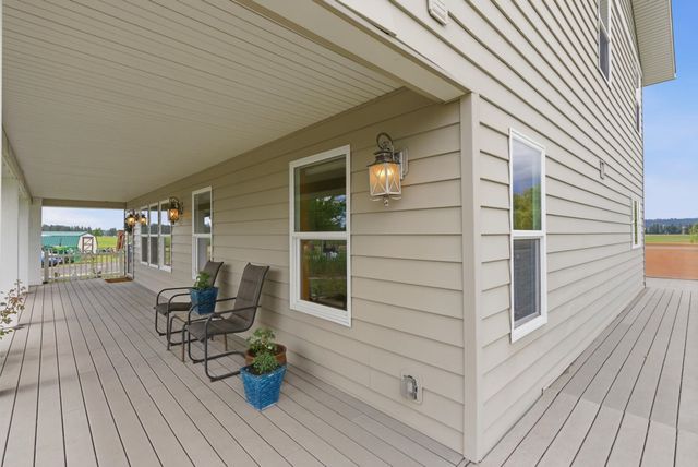 6321 E Peone Rd, Mead, WA 99021