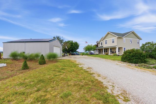 6321 E Peone Rd, Mead, WA 99021