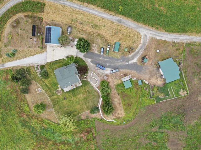 6321 E Peone Rd, Mead, WA 99021