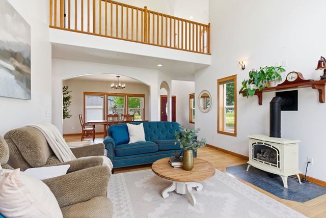 6321 E Peone Rd, Mead, WA 99021