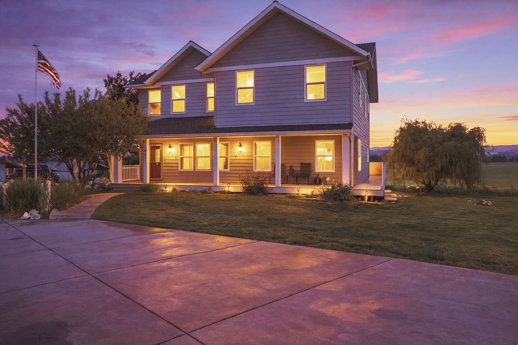 6321 E Peone Rd, Mead, WA 99021