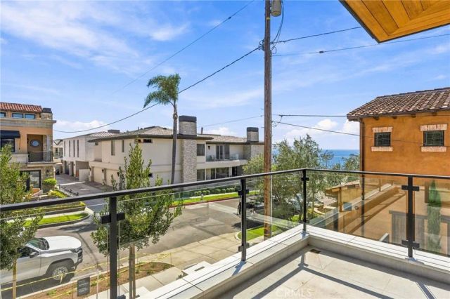 209 Narcissus Avenue, Corona Del Mar, CA 92625