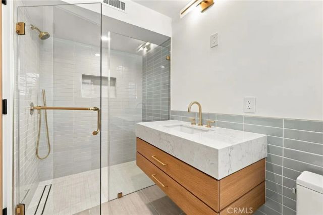 209 Narcissus Avenue, Corona Del Mar, CA 92625