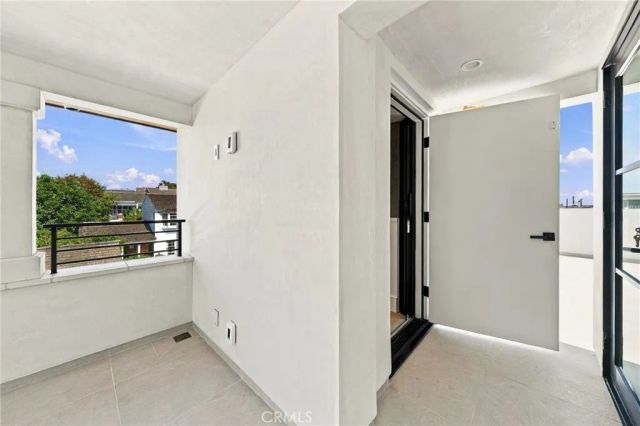 209 Narcissus Avenue, Corona Del Mar, CA 92625