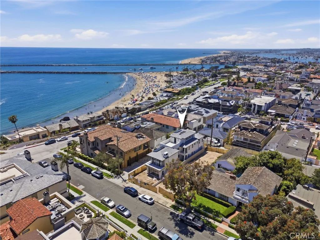 209 Narcissus Avenue, Corona Del Mar, CA 92625
