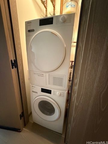 1000 Auahi Street 403, Honolulu, HI 96814