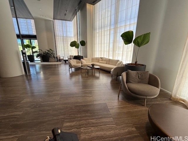 1000 Auahi Street 403, Honolulu, HI 96814